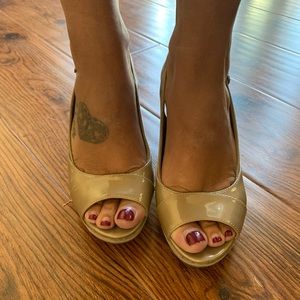 Nine West Tan sling back heels